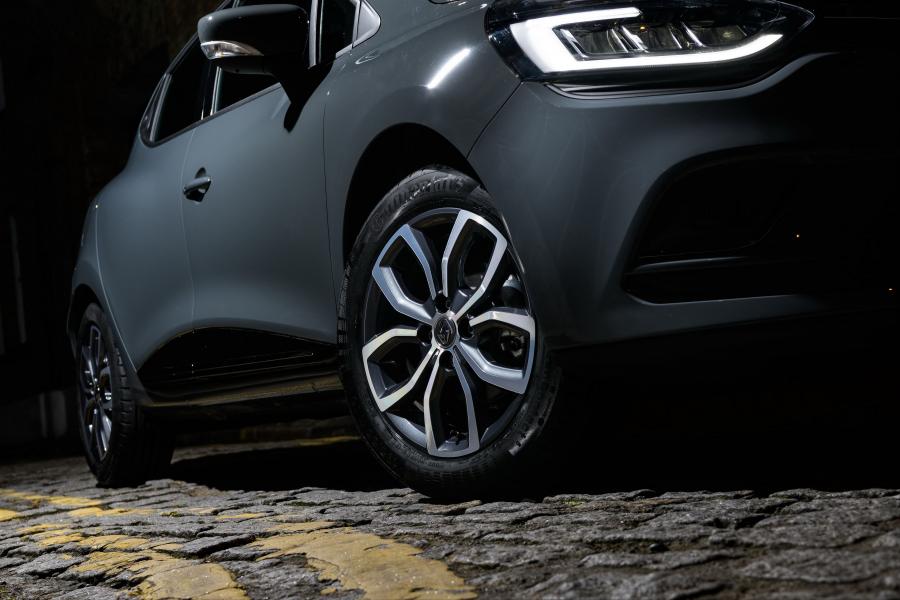 Детали экстерьера Renault Clio Urban 2018 года  (UK) (фото 2 из 8)
